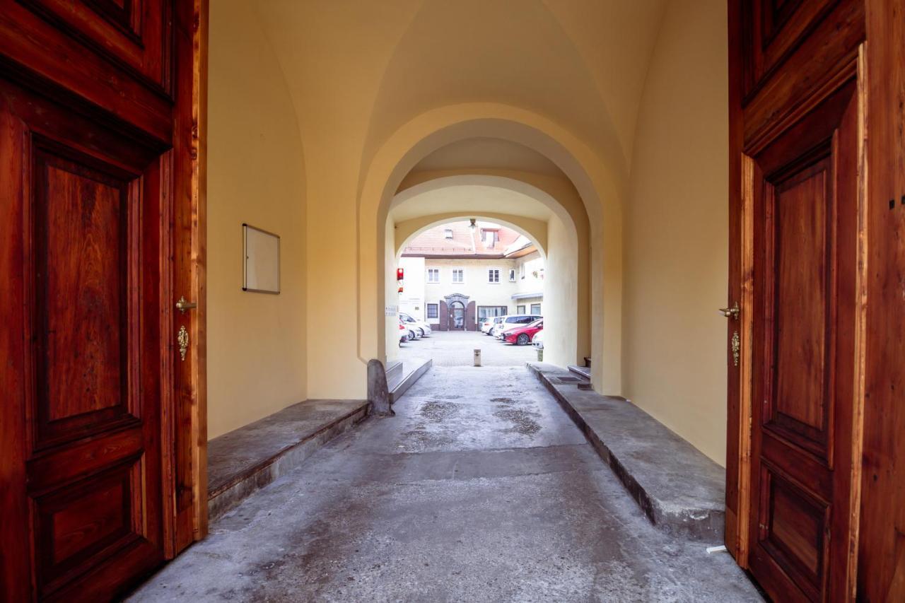Central Living Vegova-With Parking Lublana Zewnętrze zdjęcie